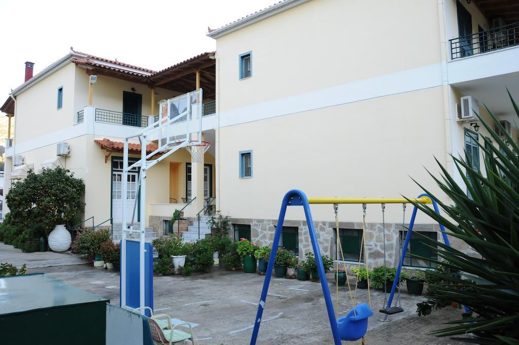 Costa-Rini Hotel Leonídion Zimmer foto