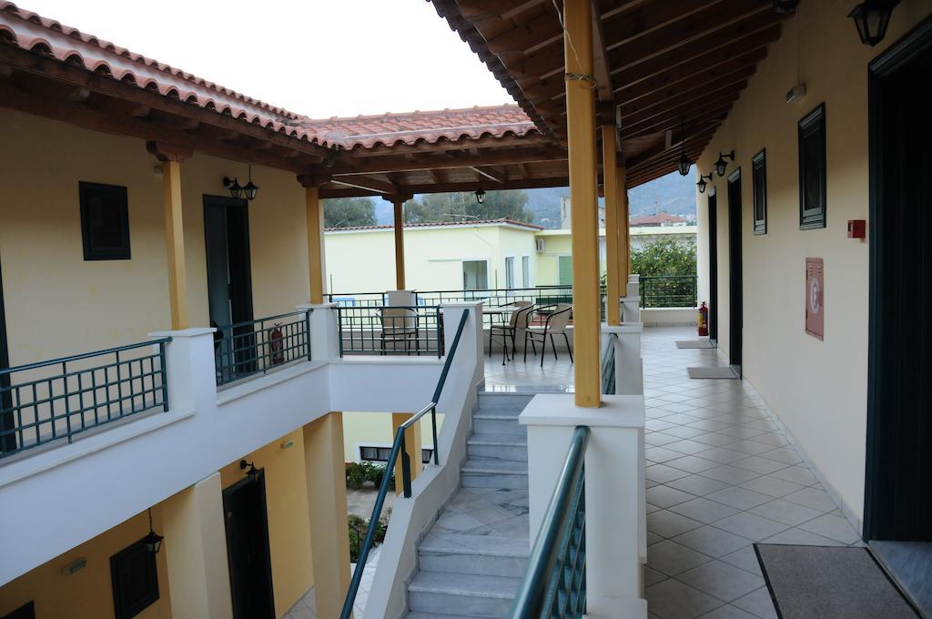 Costa-Rini Hotel Leonídion Exterior foto